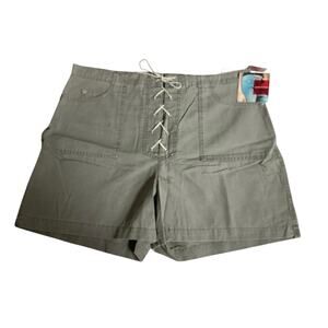 Gloria Vanderbilt Shorts